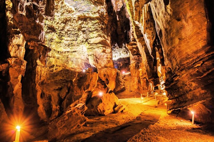 Cradle of Humankind Tour:Sterkfontein Caves & Maropeng Experience