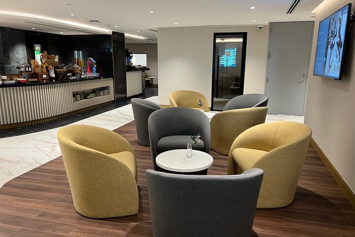 Abu Dhabi International Airport (AUH) VIP Lounge Access