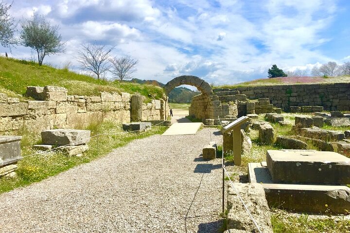 Private Excursion to Ancient Olympia - bee farm & winery