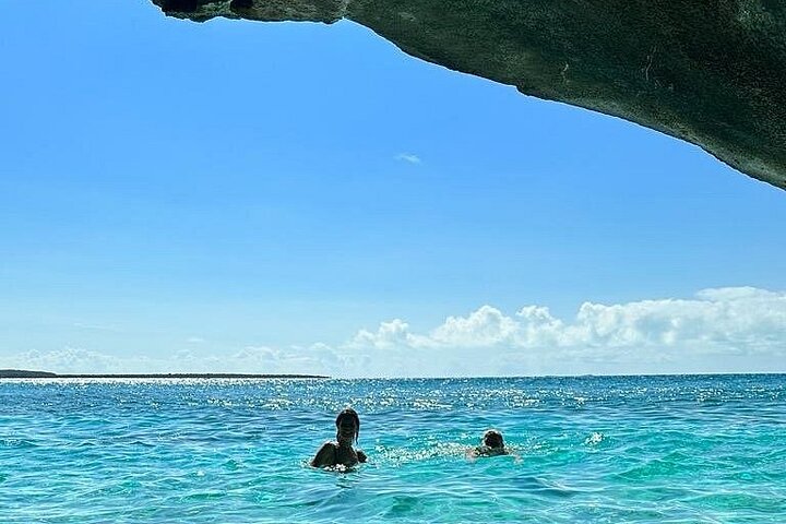 Crystal Bay Exuma Private Boat Tours & Fishing Charters