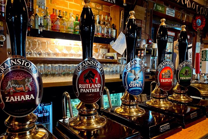 Oakham Private Historical Pub Walking Tour With Free Drinks!