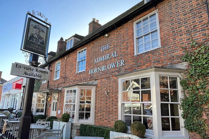 Oakham Private Historical Pub Walking Tour With Free Drinks!