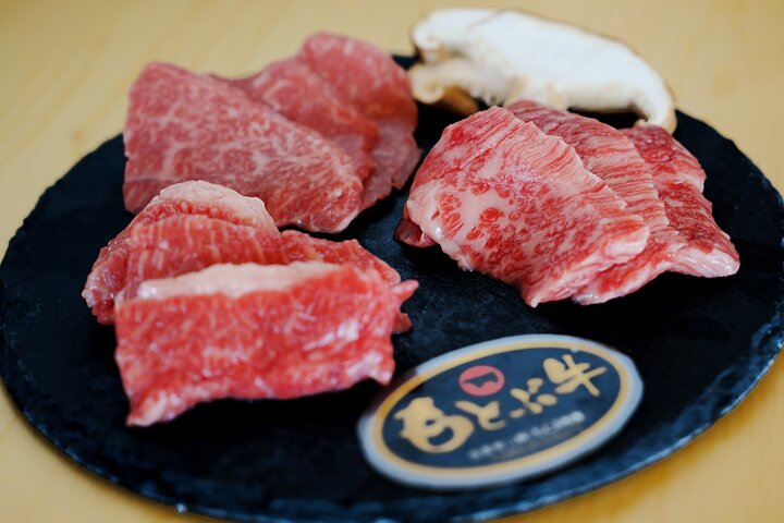 Okinawa: Scuba Diving Tour with Wagyu BBQ Lunch and English guide