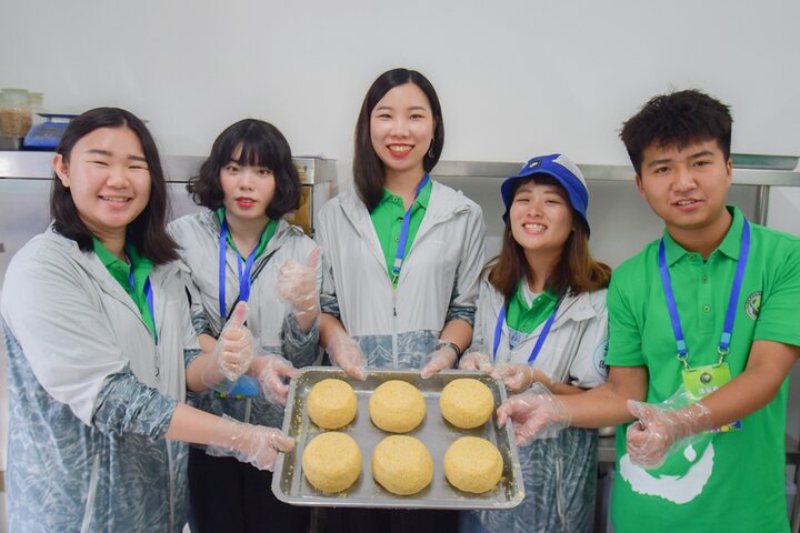 All Inclusive Wolong or Dujiangyan Panda Base Volunteering
