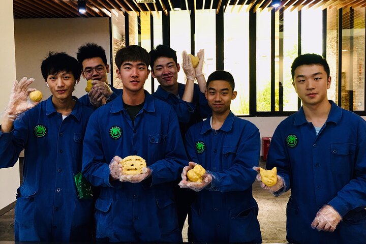 All Inclusive Wolong or Dujiangyan Panda Base Volunteering