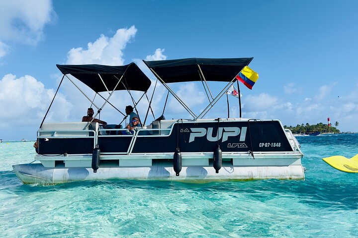 Private Pontoon Tour in San Andrés
