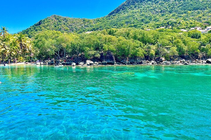 Full-Day Sailing and Snorkeling Excursion to Les Saintes