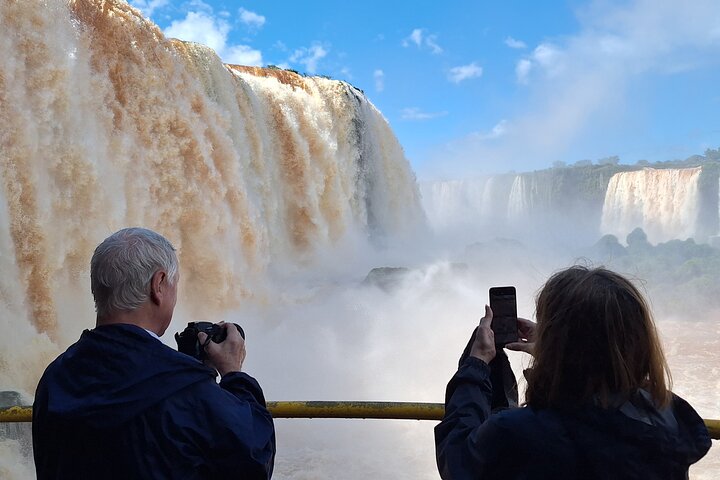Private Iguazu waterfalls In 2 days : Brazil & Argentina