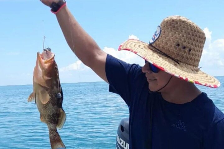 Full Day Tour with Fishing and Snorkeling from Holbox