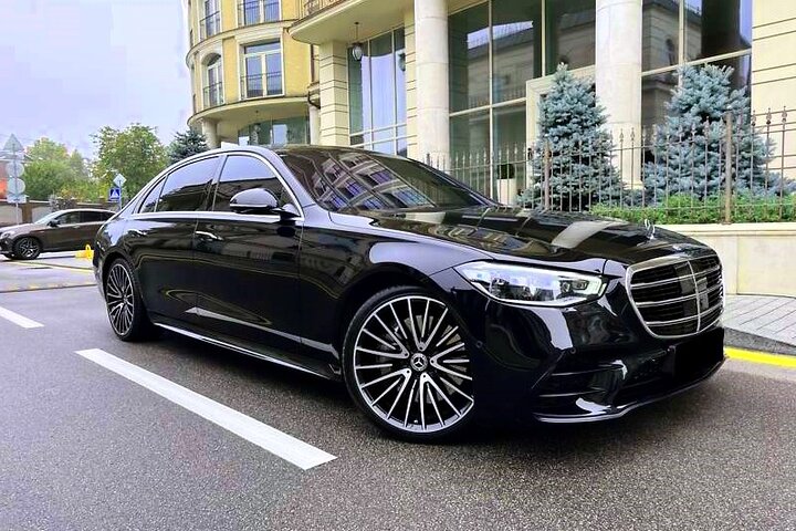 Airport Transfer: Vienna Airport VIE to Vienna by Luxury Car