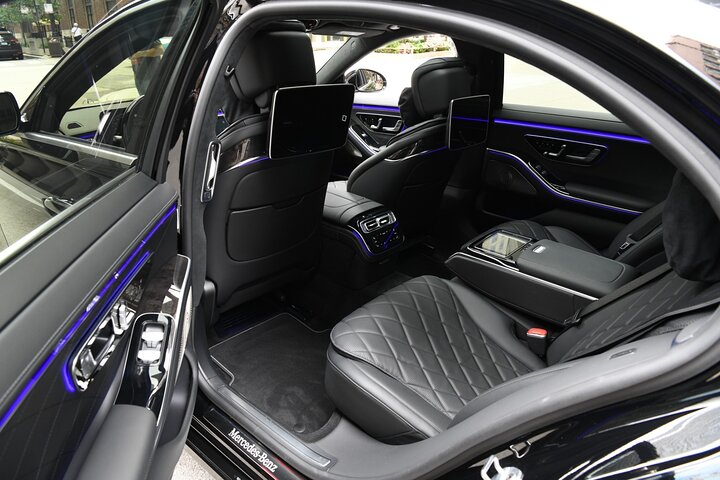 Private Transfer: Brandenburg Airport BER to Berlin by Luxury Car