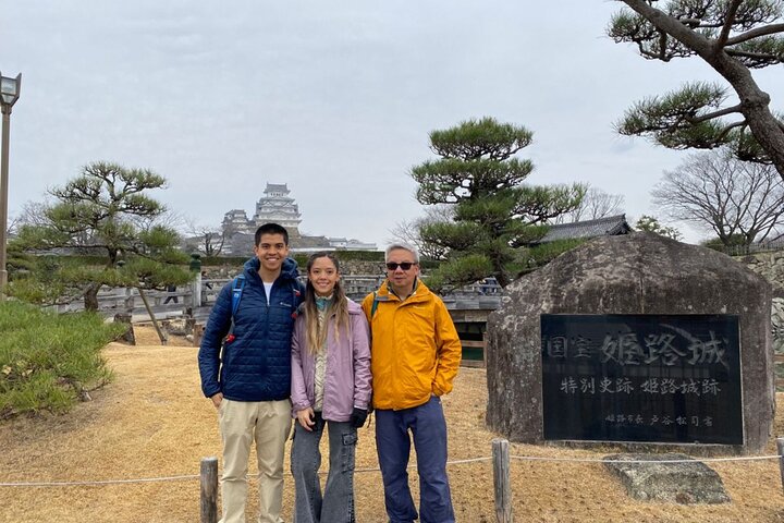Himeji Castle Easy Bike Tour: Samurai History, Garden & Matcha