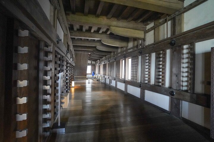 Himeji Castle Easy Bike Tour: Samurai History, Garden & Matcha