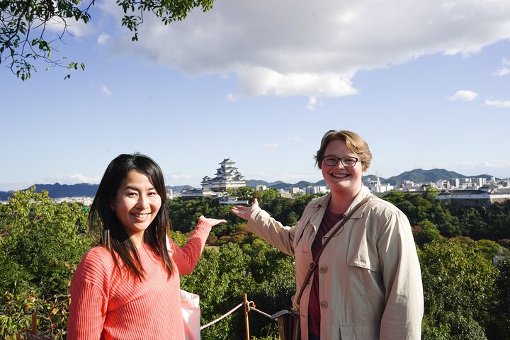 Himeji Castle Easy Bike Tour: Samurai History, Garden & Matcha
