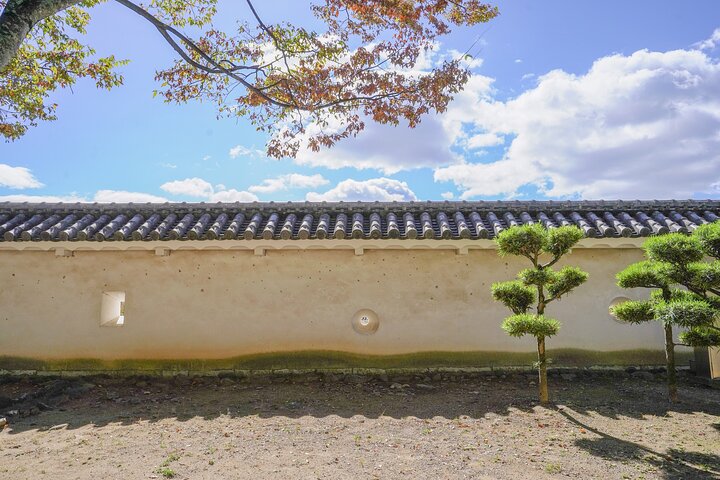 Himeji Castle Easy Bike Tour: Samurai History, Garden & Matcha