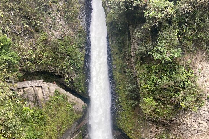 Private Tour Route of the waterfalls and tree house
