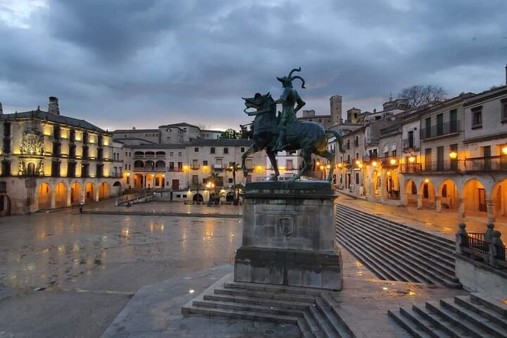 OFFICIAL TOUR OF TRUJILLO WITH TICKETS TO MONUMENTS