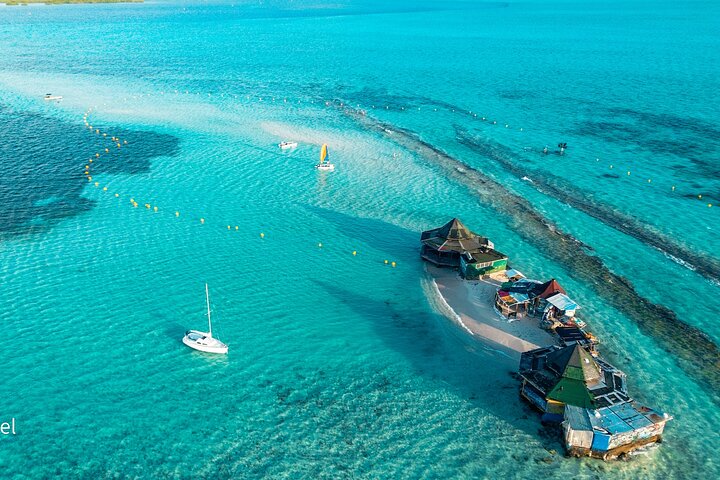 Johnny Kay and Aquarium Natural Full Day semi-private boat