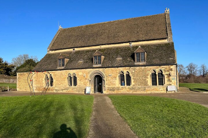 Oakham's Horrible History Private Tour - 'Orrible gore & ghosts!