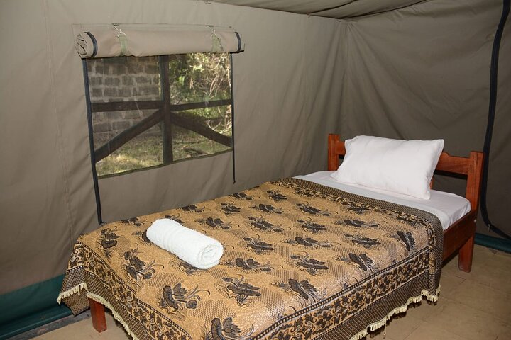 3 days group joining safari to Maasai Mara with a Land Cruiser Jeep