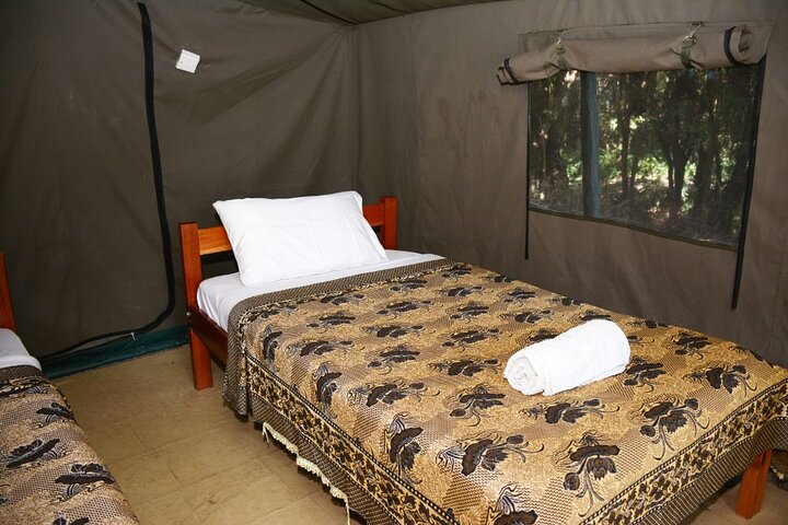 3 days group joining safari to Maasai Mara with a Land Cruiser Jeep
