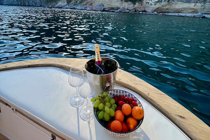 Private boat tour of Ischia and/or Procida