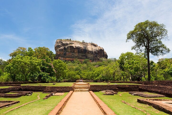 Sigiriya and Dambulla Day Trip from Pasikuda and Kalkuda