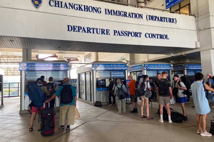 Chiang Rai: 2 Days 1 Night Slow Boat Transfer to Luang Prabang