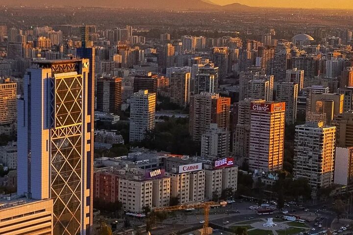 Santiago: Half-Day Sightseeing City Tour with Chauffeur and Guide