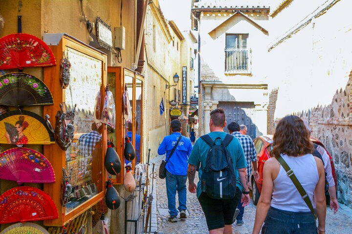 From Madrid: Toledo & Segovia Day Tour with Lunch & Tickets