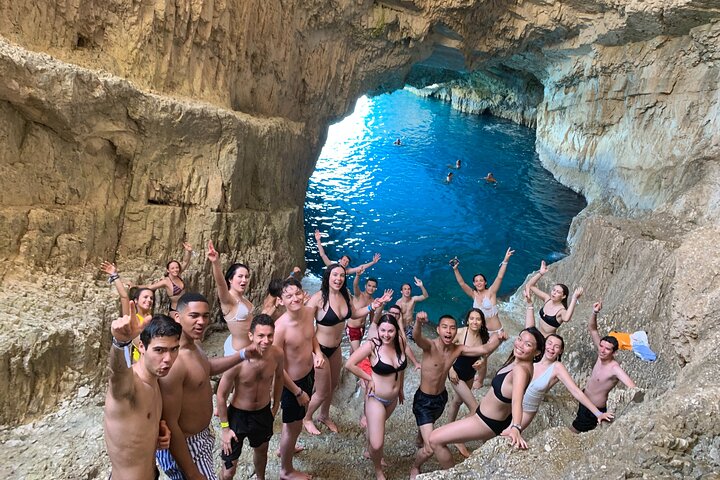 Zakynthos boat tour:Shipwreck& Local blue caves with 3 Swim Stops