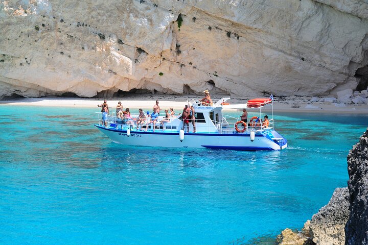 Zakynthos boat tour:Shipwreck& Local blue caves with 3 Swim Stops