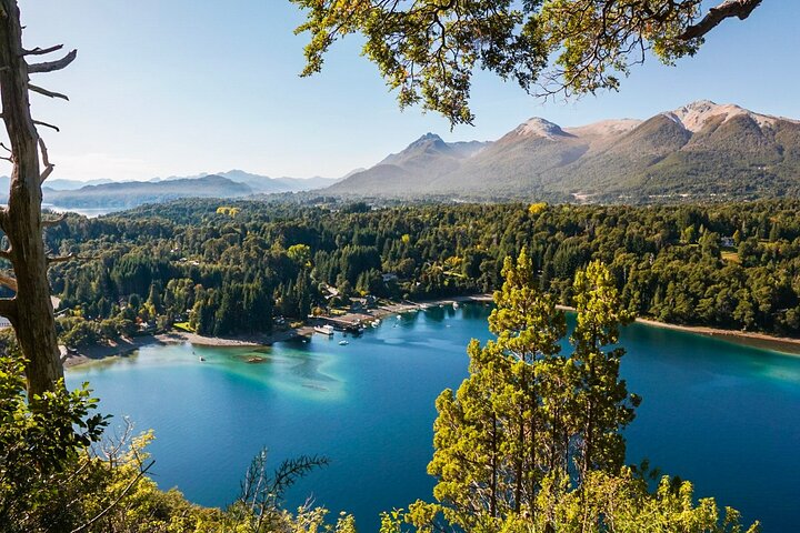 Private transfer from Villa La Angostura to Bariloche Airport