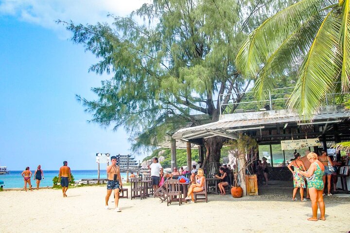 Ko Tao: Vintage Boat - Small Group Snorkeling Day Trip with Meals