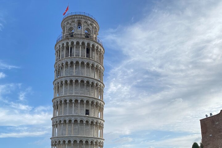 Lucca tour and Pisa Tower + WineTasting by van from Livorno Port