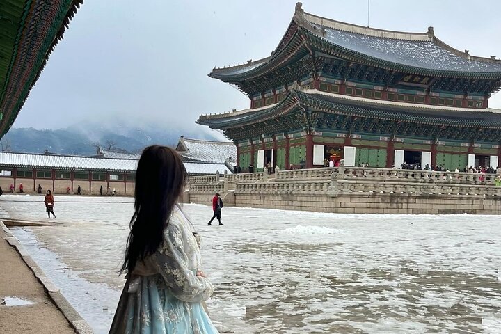 Seoul Private RV tour, explore real Korea from Past to Future