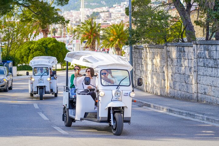 Makarska: Skywalk Tour with a Tuk Tuk - Skip the line ticket