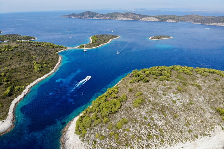 Blue Cave, Mamma Mia and Hvar, 5 Islands Speed boat Small group