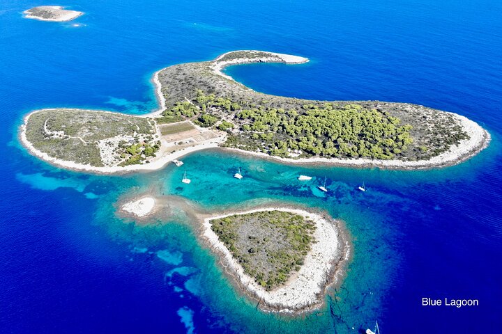 Blue Cave, Mamma Mia and Hvar, 5 Islands Speed boat Small group