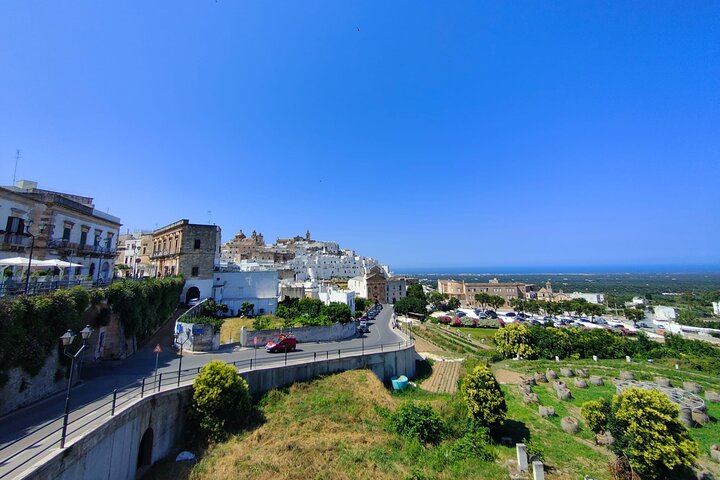 Tour : Alberobello, Ostuni, Locorotondo : Local Guide & Lunch