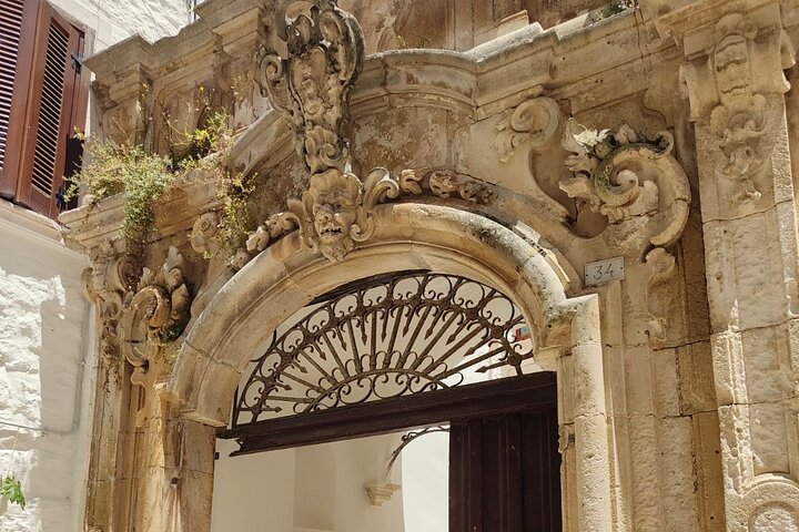 Tour : Alberobello, Ostuni, Locorotondo : Local Guide & Lunch