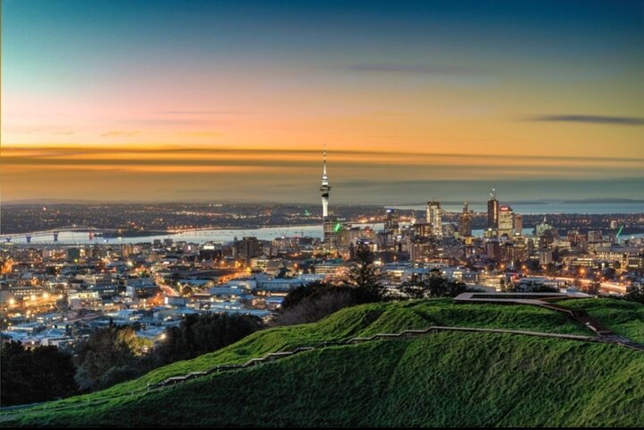 2025 Award Winning: Auckland City Highlights Half Day Tour