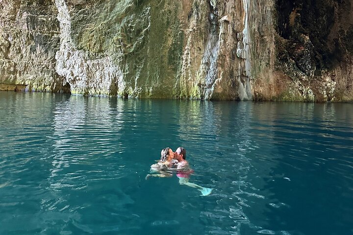 Vlore Speedboat Tour to Haxhi Ali Cave