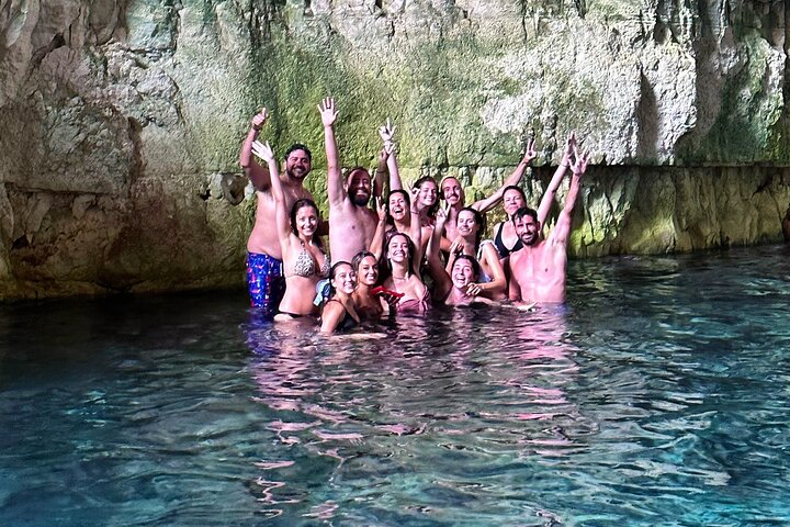 Vlore Speedboat Tour to Haxhi Ali Cave