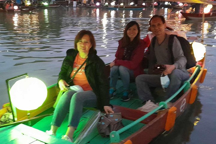 Hoi An Night Market with Hoi an walking Tour , Colourful Lanterns, Boat Ride