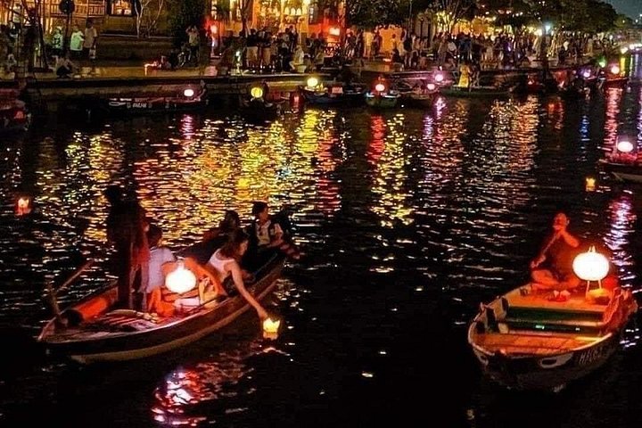 Hoi An Night Market with Hoi an walking Tour , Colourful Lanterns, Boat Ride