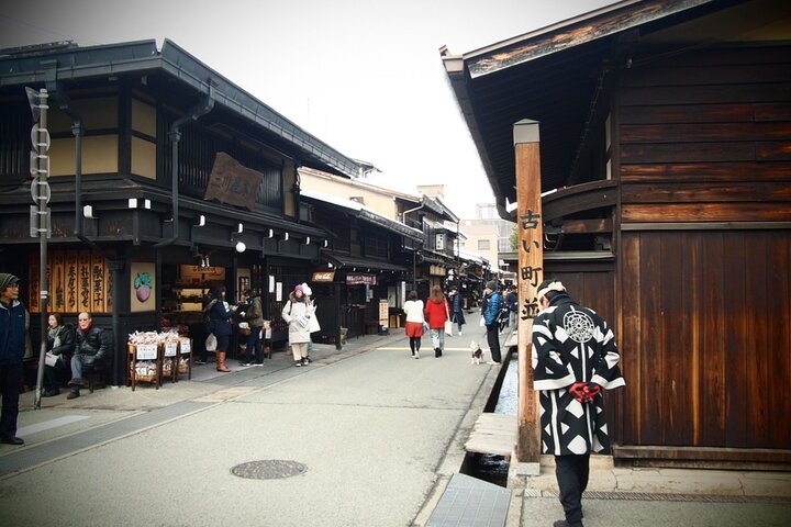 1 Hour Private Photoshoot at Gifu Hida-Takayama