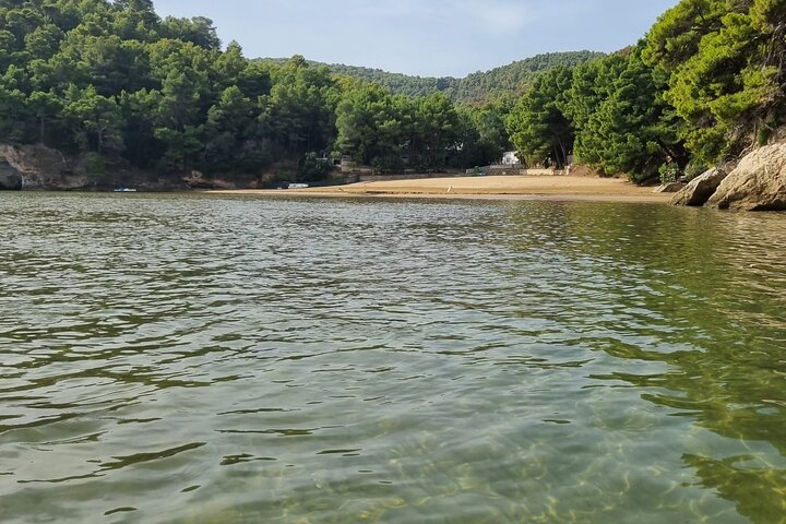 Private tour of the coast and caves up to Zagare