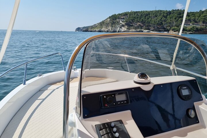Private tour of the coast and caves up to Zagare