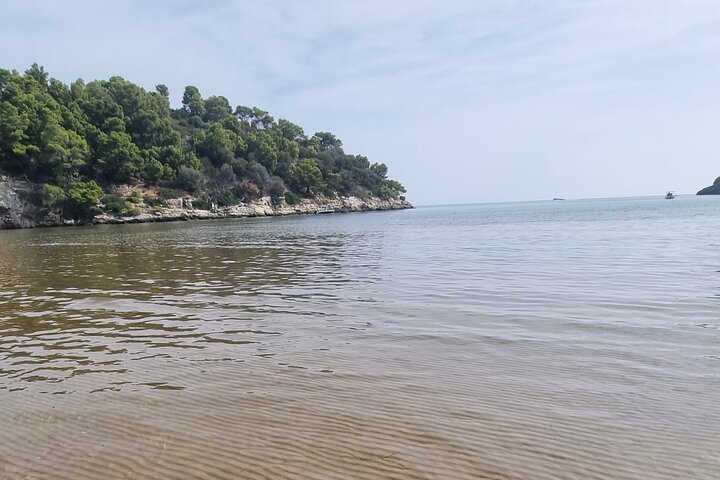 Private tour of the coast and caves up to Zagare